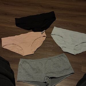 Reveal NWT WomensSeamless Bikini & Boyshort Panty Set - (4 pack)